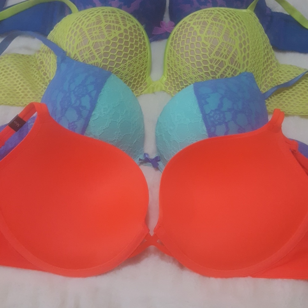 Victoria's secret (4) 36D PUSH UP BRA BUNDLE - Picture 4 of 4